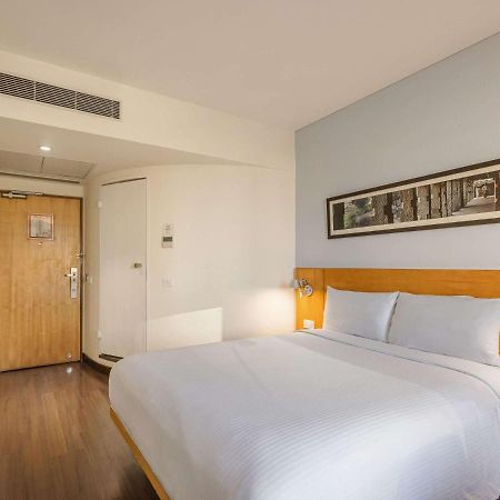 Ibis Gurgaon Golf Course Road - An Accor Brand Hotel Екстериор снимка